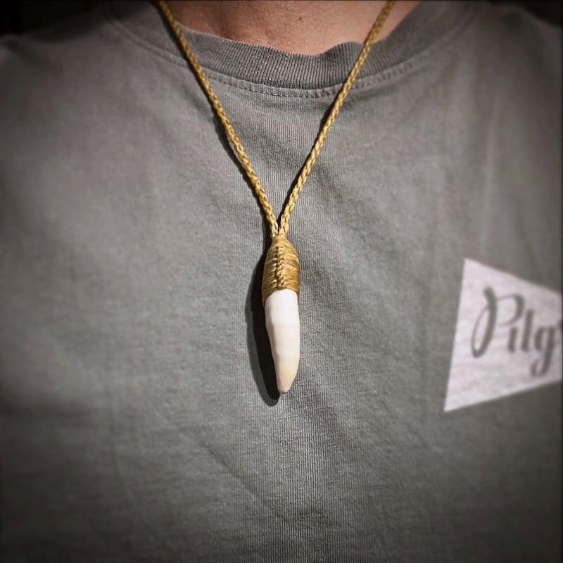 ボーンカービング小型鯨歯ネックレス WL-361 | Ocean's Bone Carvings