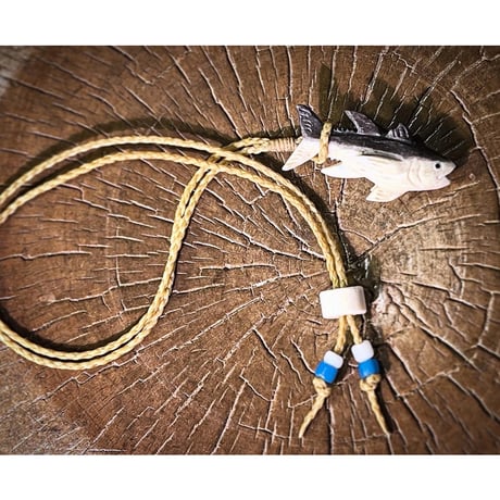 ボーンカービング鯨骨BLUE FIN TUNAネックレス WB-345