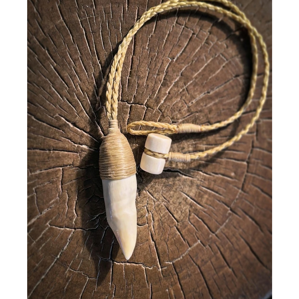 ボーンカービング 鯱歯ネックレス OR-269 | Ocean's Bone Carvings