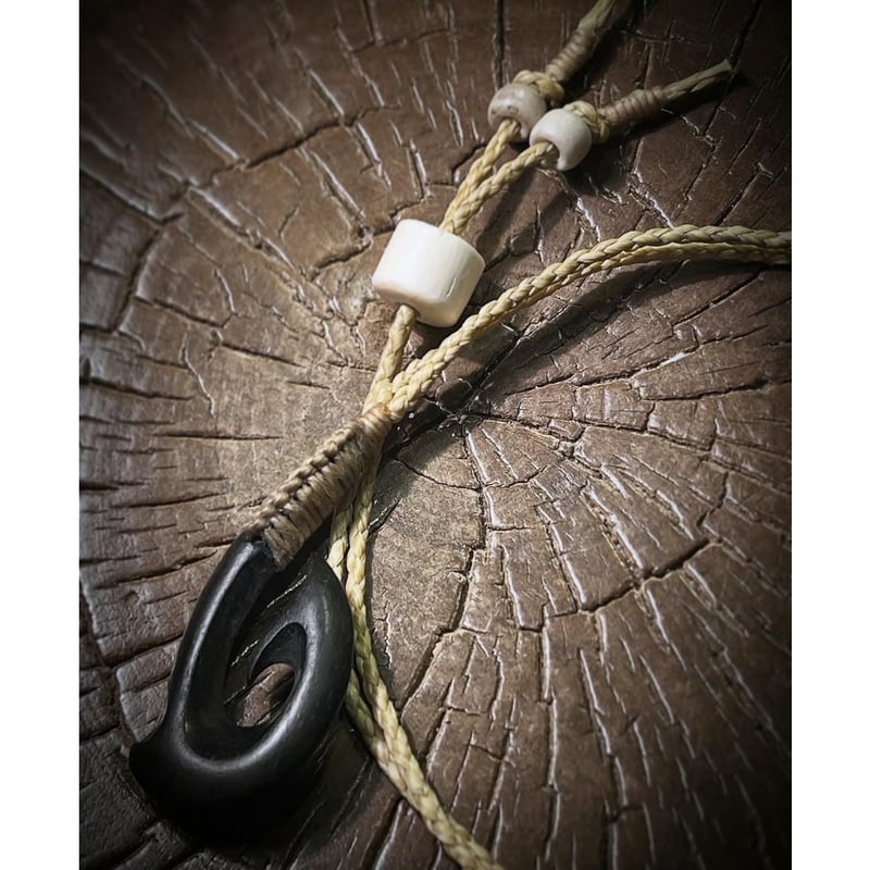 ボーンカービング鯨骨HOOKネックレスWB-325 | Ocean's Bone Carvings