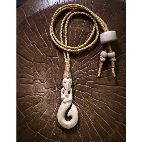 ボーンカービング鯨骨TIKI HOOK WB-384