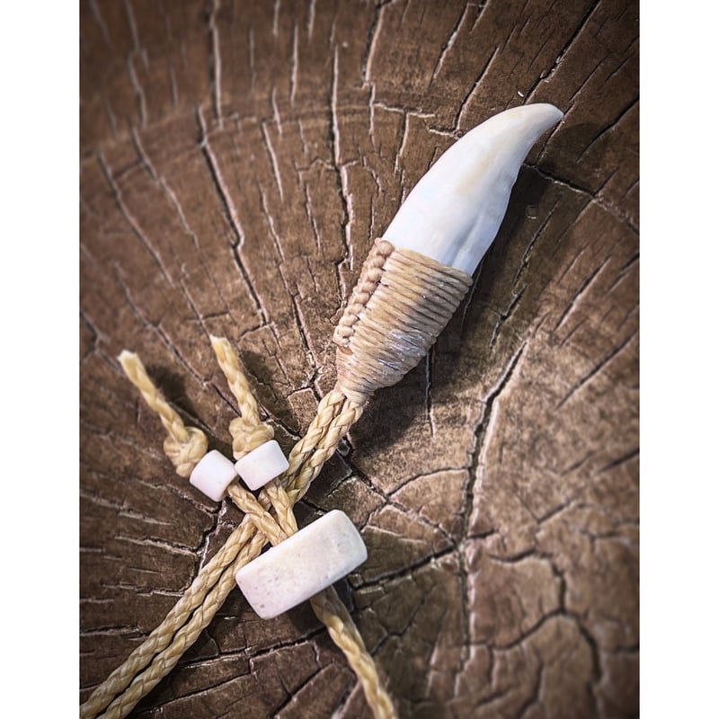 ボーンカービング小型鯨歯ネックレス WL-361 | Ocean's Bone Carvings