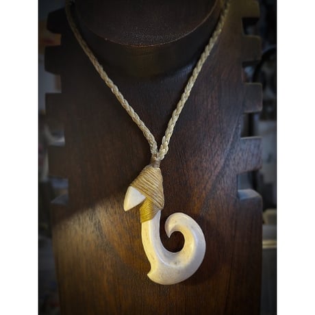 ボーンカービングネックレス(sw47)マッコウ ボーンカービングネックレス(sw47)マッコウ マッコウクジラ