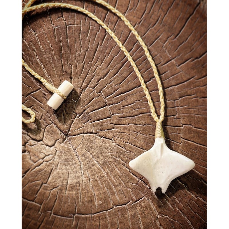 ボーンカービング牛骨MANTAネックレス CB-201 | Ocean's Bone Carv