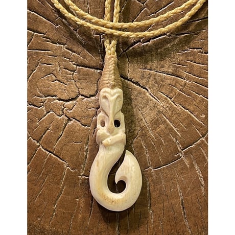 ボーンカービング鯨骨TIKI HOOK WB-384