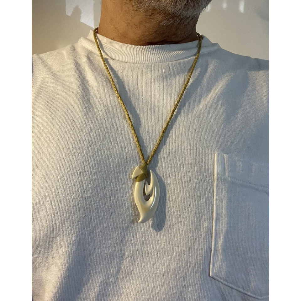 ボーンカービング牛骨HOOKネックレス CB-320 | Ocean's Bone Carvings