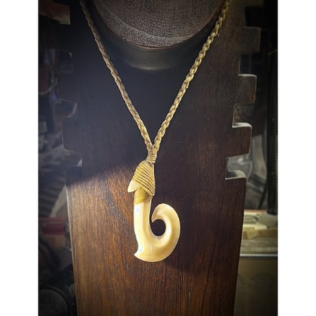 ボーンカービングネックレス(sw47)マッコウ ボーンカービングネックレス(sw47)マッコウ ボーンカービング