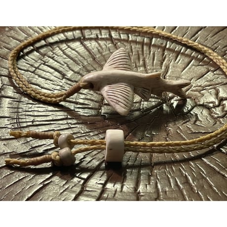 ボーンカービング鯨骨FLYING FISH WB-342