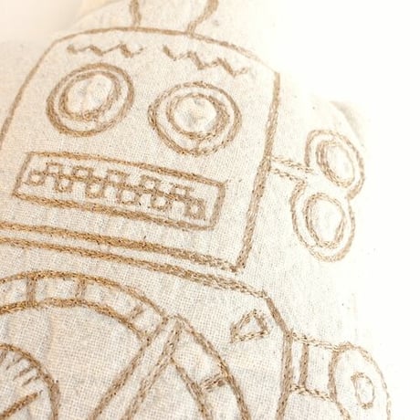 Numero 74　ロボットクッション 《生成りxゴールド》