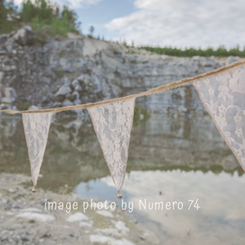 Numero 74 トライアングル ガーランド《フラワーレース White