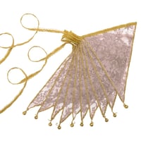 Numero 74 トライアングル　ガーランド《フラワーレース　Dusty Pink》