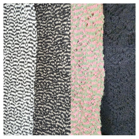 Small waved-pattern pullover