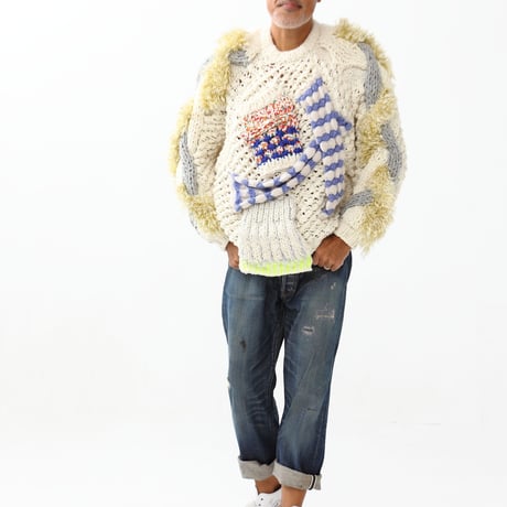 volume cable knitting < White >
