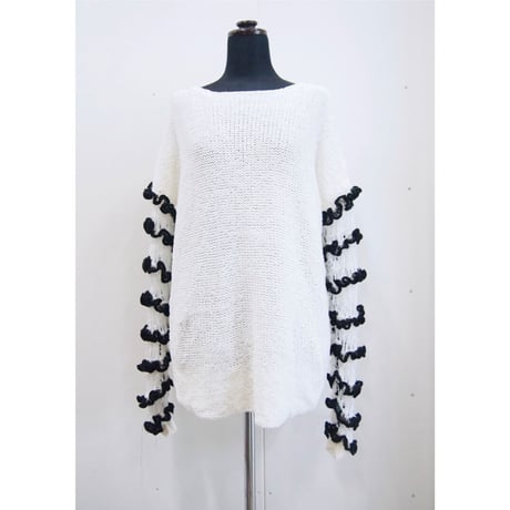 Frilled Lace Sleeves <white × black >