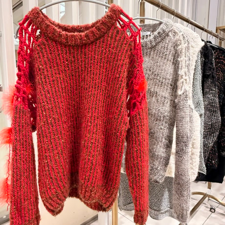 Red  mesh-stitch knit (+ feather yarn)