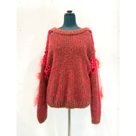 Red  mesh-stitch knit (+ feather yarn)