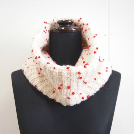PomPons snood < White×Red pompons / White×Pink pompons / Pink×Blue pompons >