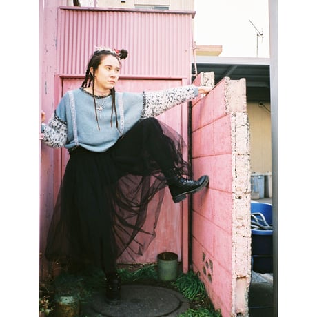 Arm fur pullover < L.BLUE × BLACK WHITE  >