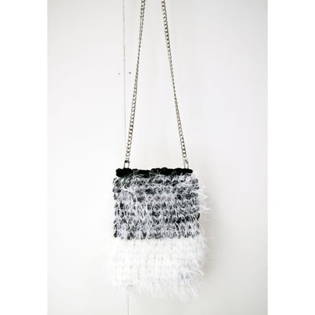 Colorful volume shoulder bag < WHT / PNK >