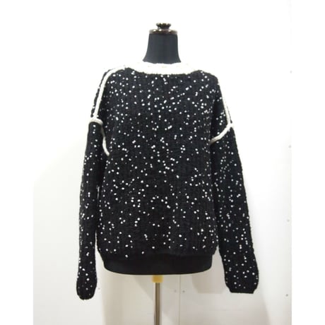 Pom Poms mock knit < BLACK × WHITE dots >