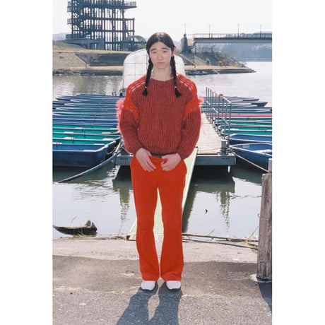 Red  mesh-stitch knit (+ feather yarn)
