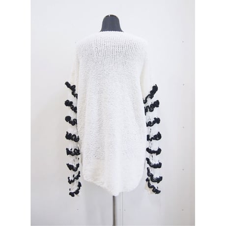Frilled Lace Sleeves <white × black >