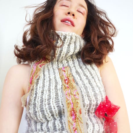 spangle sleeveless knit