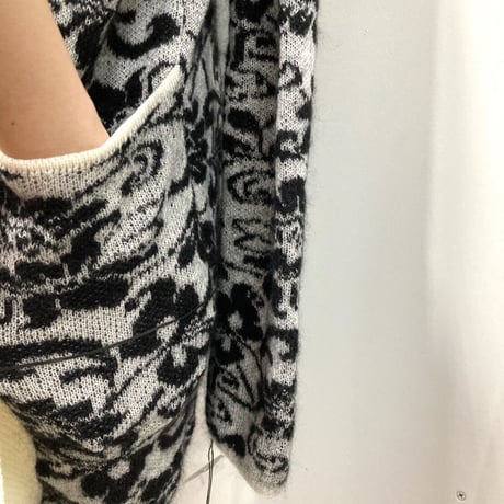 Flower knit _ Unisex  < Black L.gray >