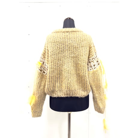 Yellow  mesh-stitch knit (+ feather yarn)