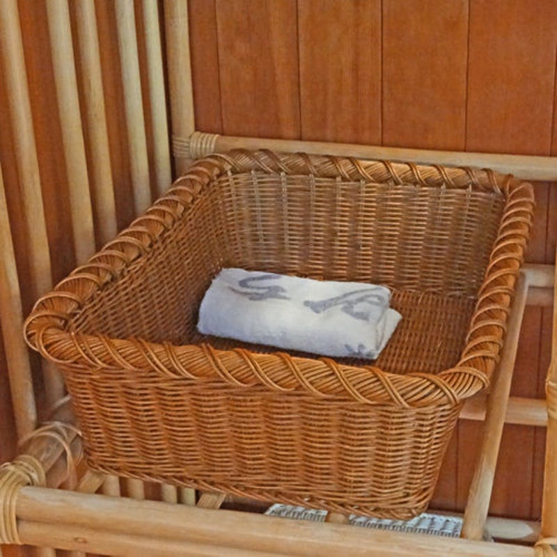 インドネシア産ランドリーワゴン