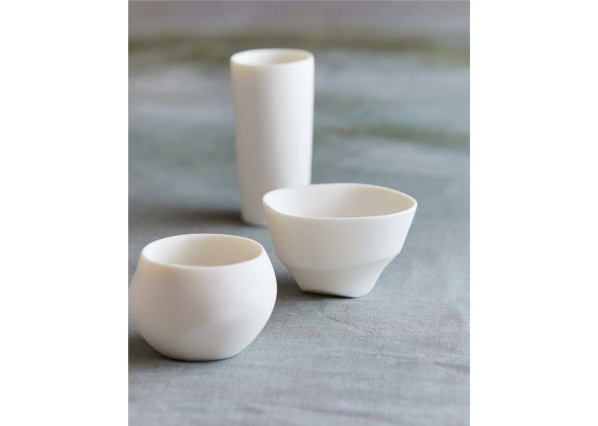 村田亀水   牙白瓷  瓶 美品    243 tya-haku（茶白）宝瓶急須 青白磁 | 深山食器店