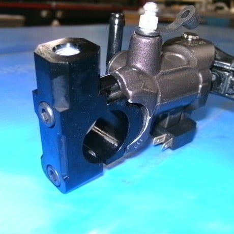 マスターシリンダーアダプター　MCA-05-BH-S　配線Kitなし（取り付けボルトのみ付属）