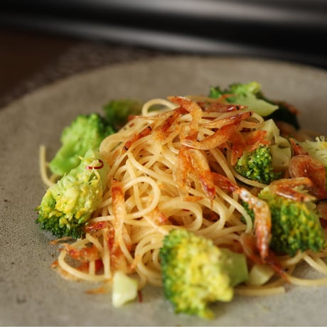 【送料無料】【３パック×18g（計54g）】駿河湾産 桜えび素干し 無着色 自然食品 静岡 名産 itto foodie 干しえび 国産 ギフト手土産 デザイナーズ 【クリックポスト 代引き不可】