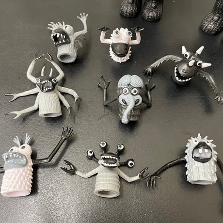 モンスター　フィンガーパペット　指人形　モノトーン