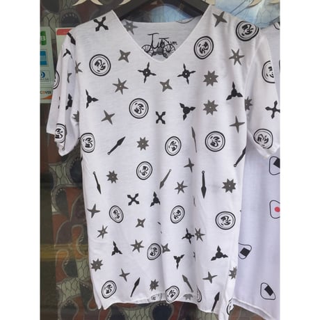 総柄Tシャツ