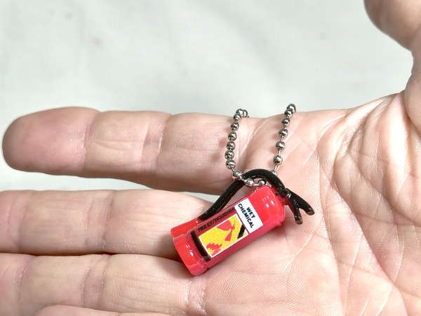 SJMarket 限定 火鍋の素キーホルダー/ヒチョル新品 火事に備えるキーホルダー【消火器ボールチェーン】キーチェーン