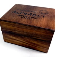 レトロな雰囲気のアルファベットのスタンプ【ANTIQUE STAMP】