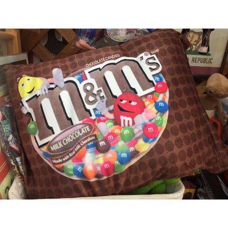 M&M'S　スクエアクッション　枕