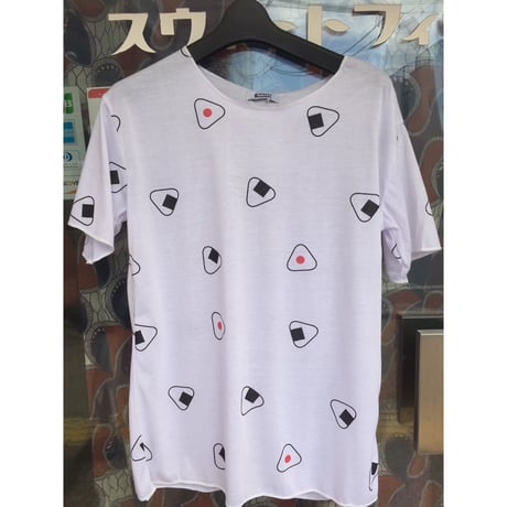 総柄Tシャツ