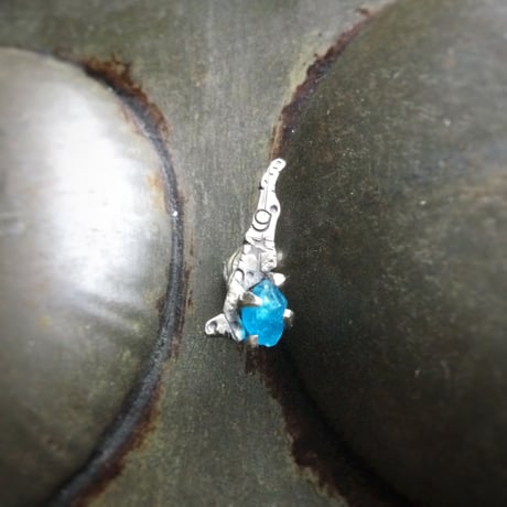 グラフィティーピアス　ネオンアパタイト