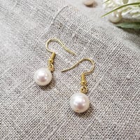 可愛すぎる揺れるパールピアス