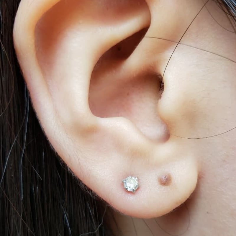 Pt 1粒ダイヤモンドピアス0.05×0.05 | Piccolo Cao's