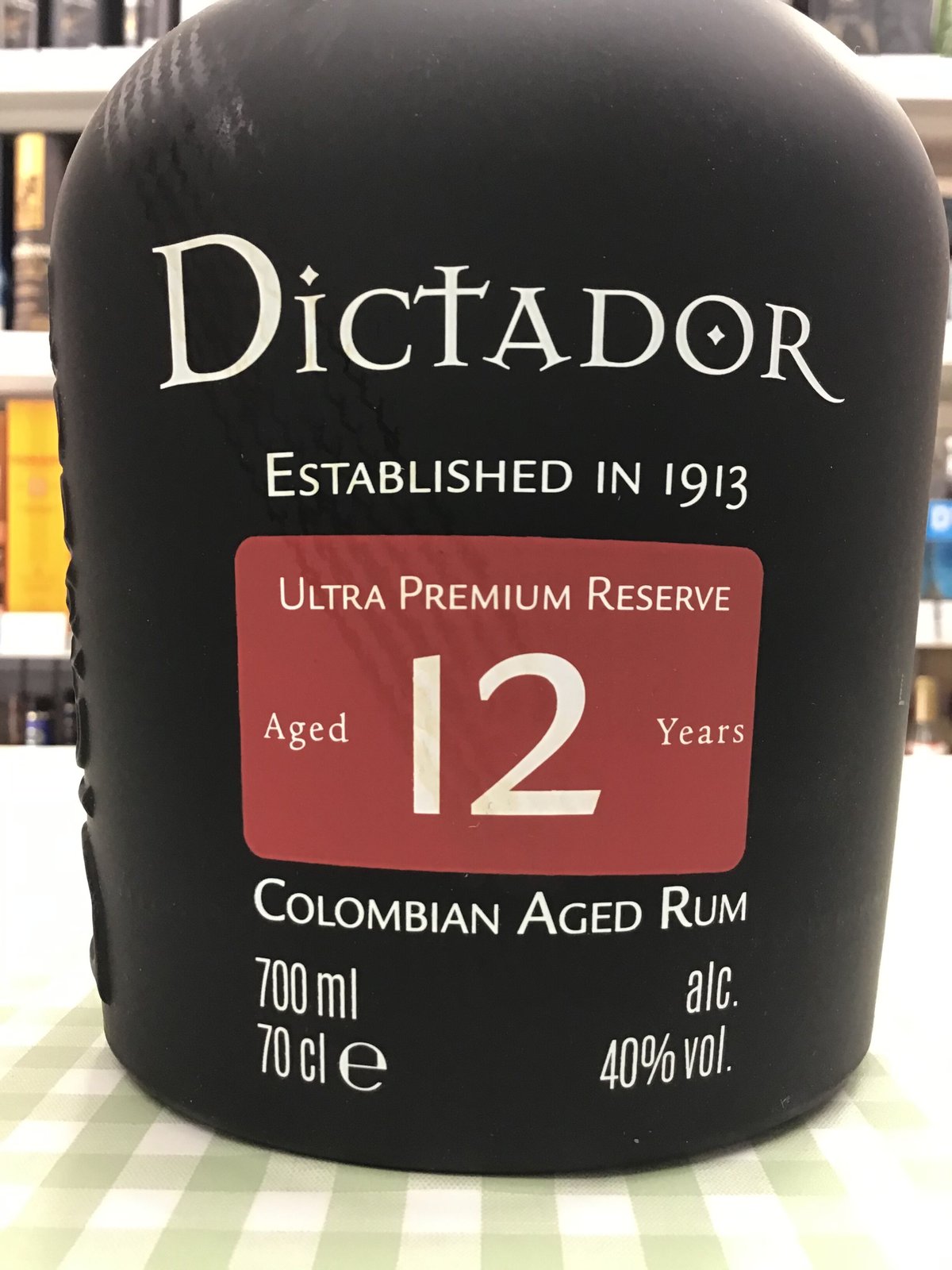 希少ラム酒Dictador 12年700ml 40% Amazon.co.jp: ディクタドール 12年 [ ラム 700ml ] : 食品