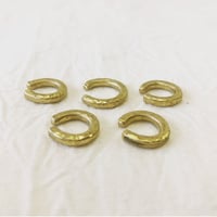 イヤーカフ