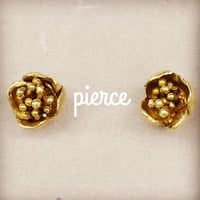 petit flowerピアス  A