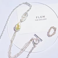 淡水パールと天然石のシルバーロングネックレス