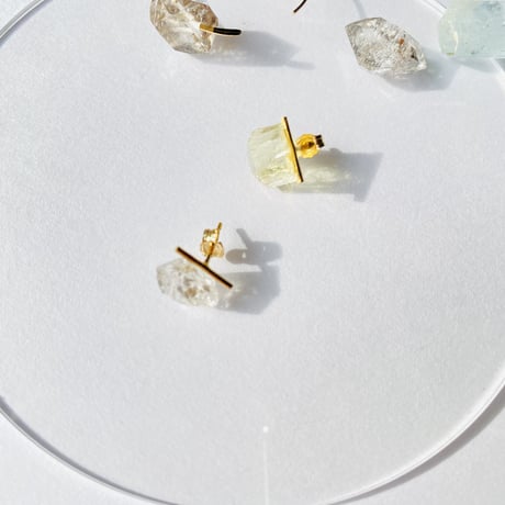 一粒バーピアス（片耳）