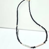 ブラックスピネル×淡水パールのチョーカーネックレス