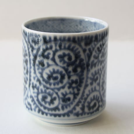 C-09 古伊万里 KOIMARI 染付 蛸唐草文 覗き猪口