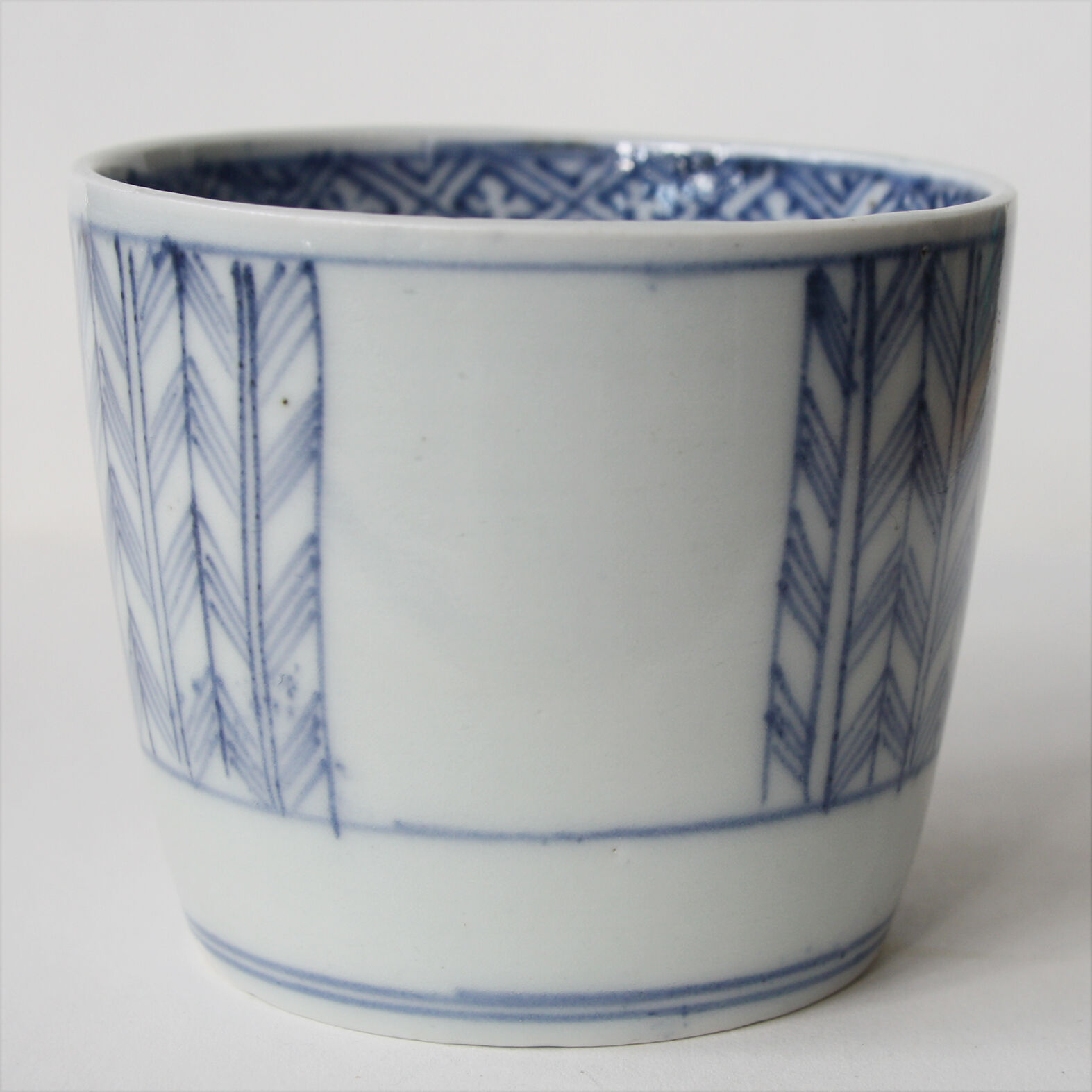 古伊万里　染付 矢羽根文そば猪口　直しあり original